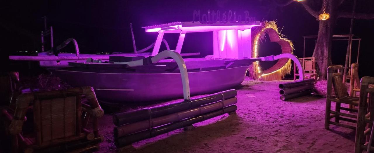 Purple Beach - Maithelia - ギリ・アイル エクステリア 写真